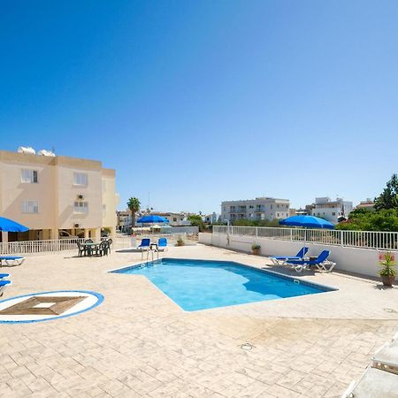 Sofia Apartment 700M Away From The Beach Paralimni Dış mekan fotoğraf