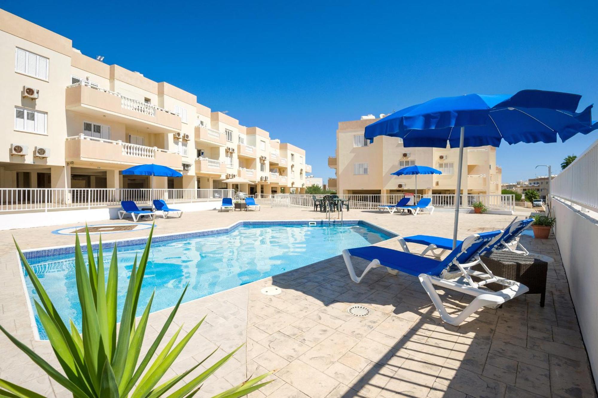 Sofia Apartment 700M Away From The Beach Paralimni Dış mekan fotoğraf